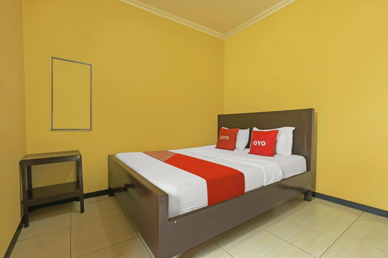 Oyo 92483 Hotel Kirana Salatiga Extérieur photo