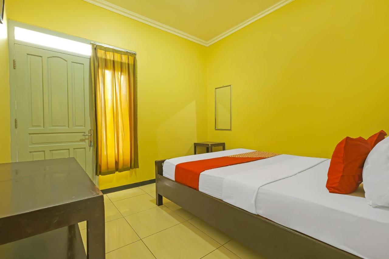 Oyo 92483 Hotel Kirana Salatiga Extérieur photo