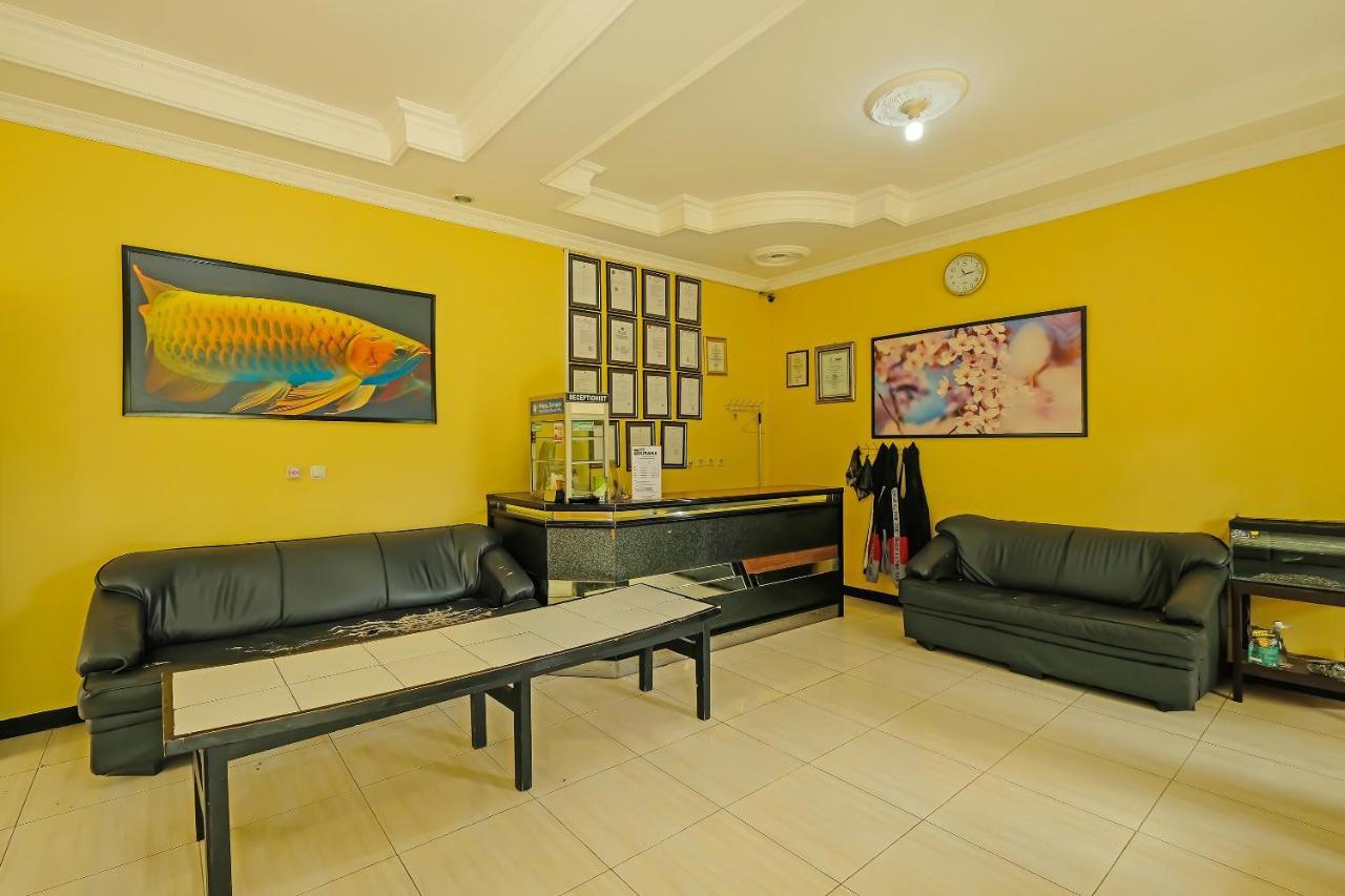 Oyo 92483 Hotel Kirana Salatiga Extérieur photo